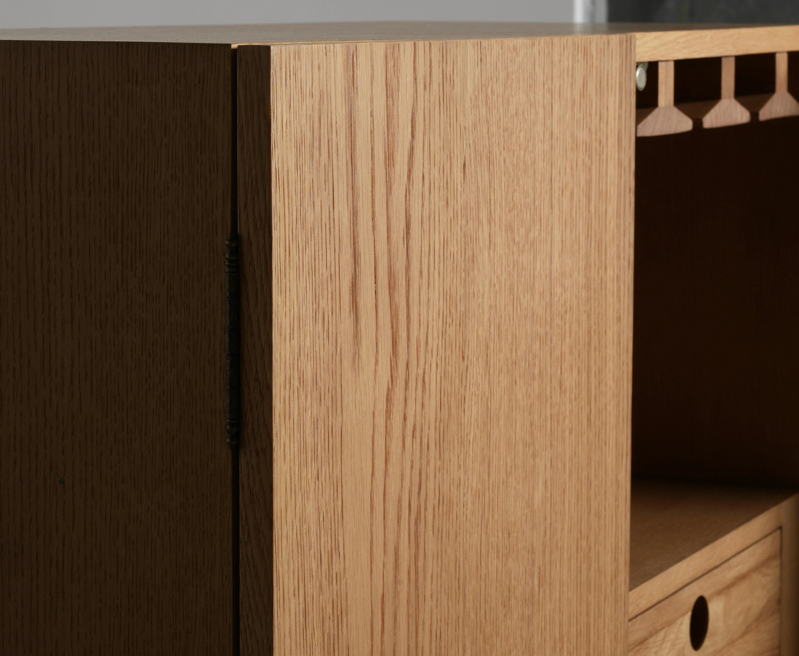 Dourod Cabinet