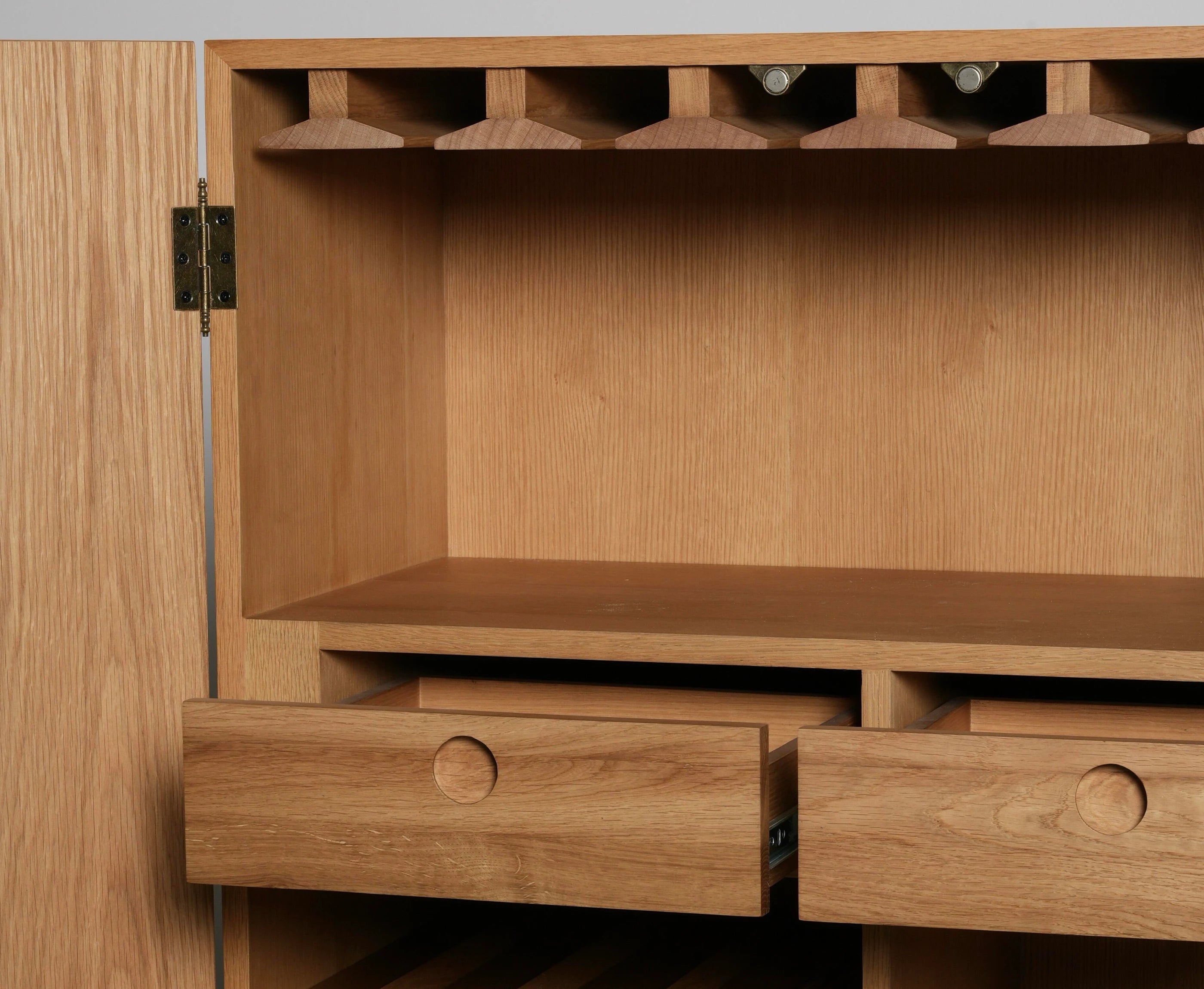 Dourod Cabinet