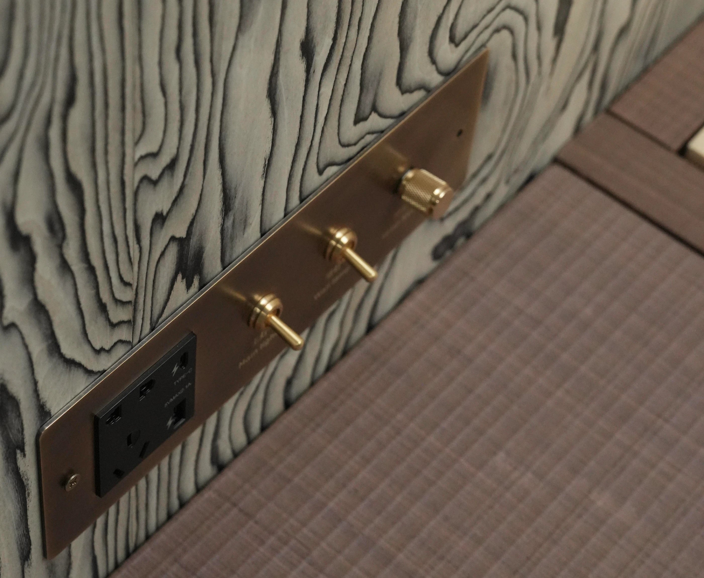 Kadisia Extended Headboard Bed