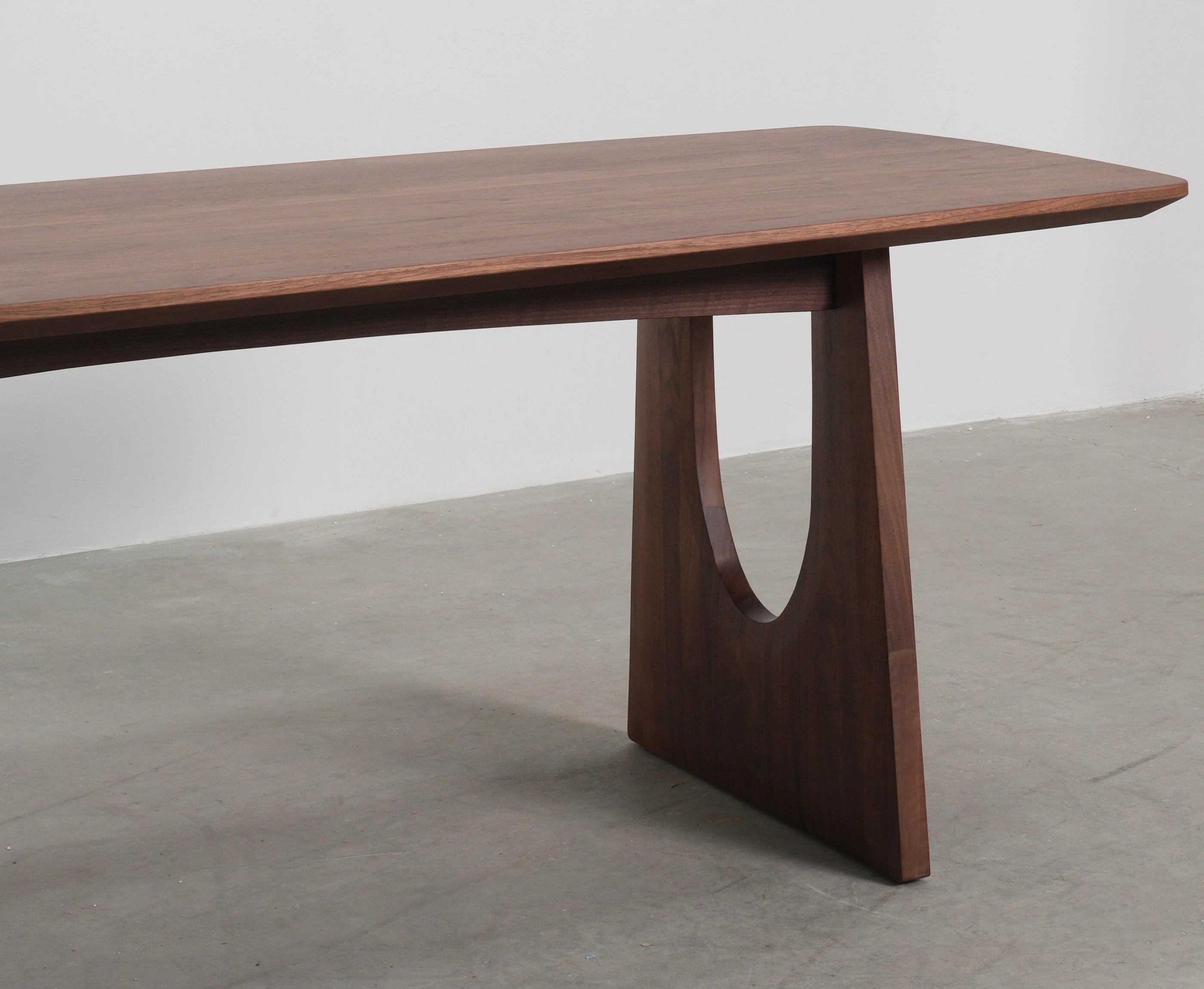 Mihaela Dining Table