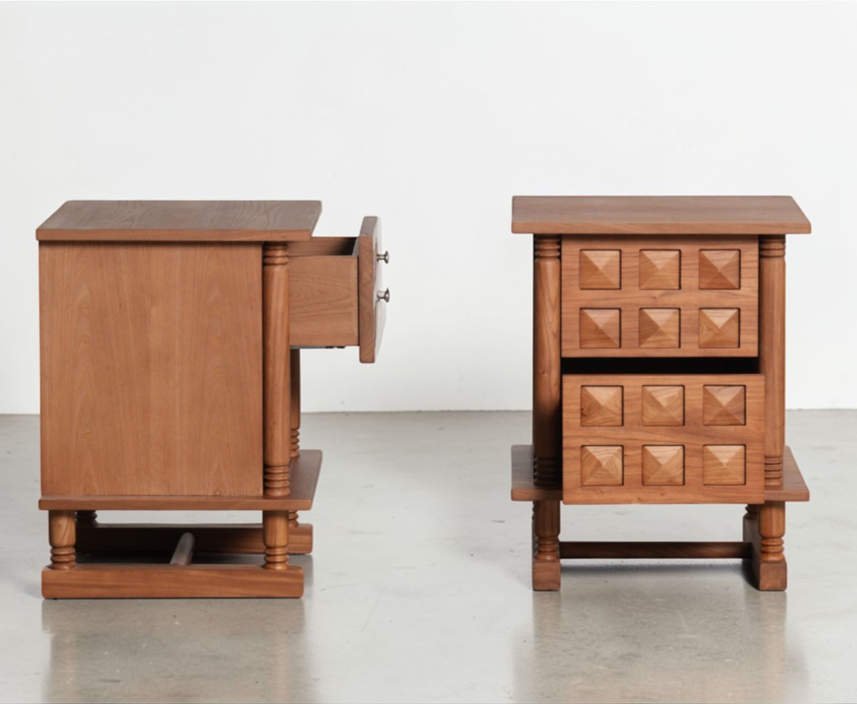 Totias Nightstands